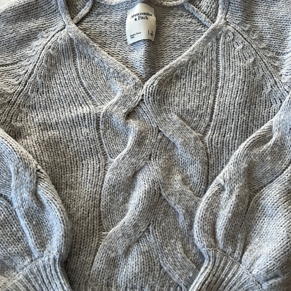 Abercrombie & Fitch sweater - Picture 3 of 4